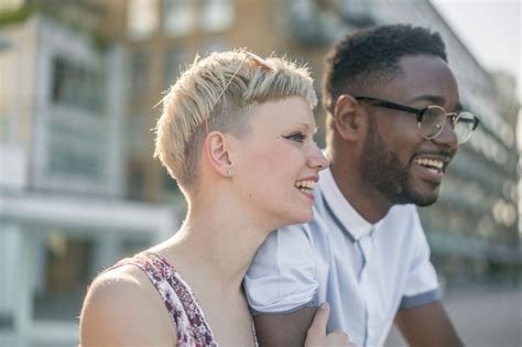 pixie cut für ältere frauen